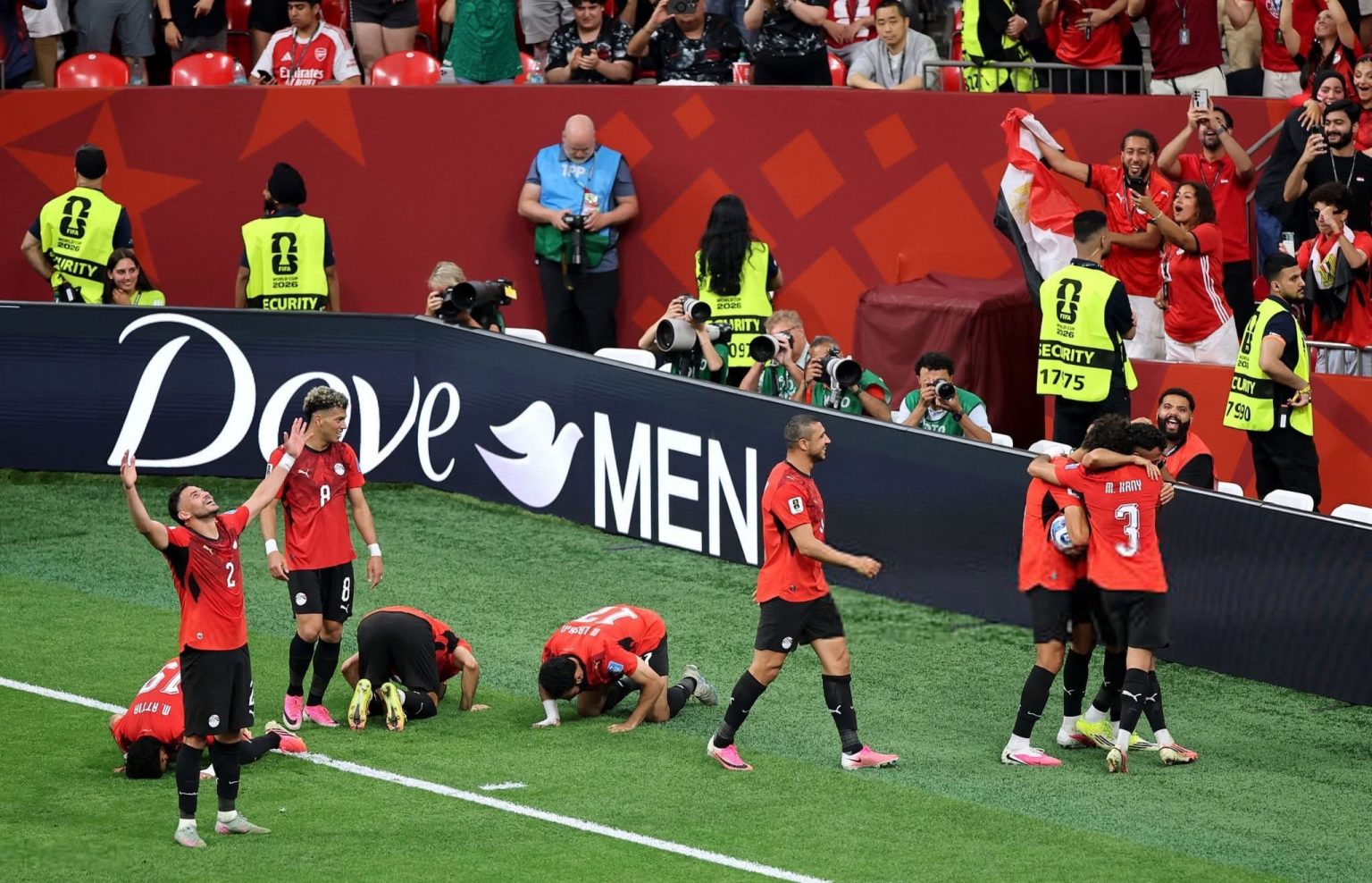 صلاح يقود مصر لأول انتصار في كأس العالم