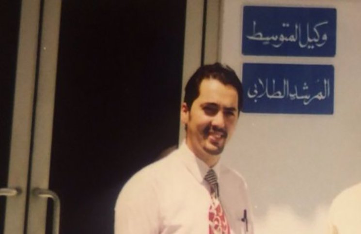 رشيد سكاي خلال فترة عمله في مدرسة “الأنجال” في جدة